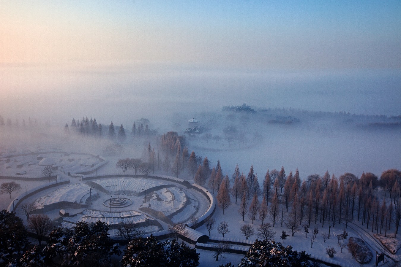 Silver prize -  Kim Mija – Clouds at Lake Park